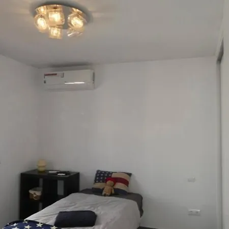 Petite Maison Moderne Luxueuse.